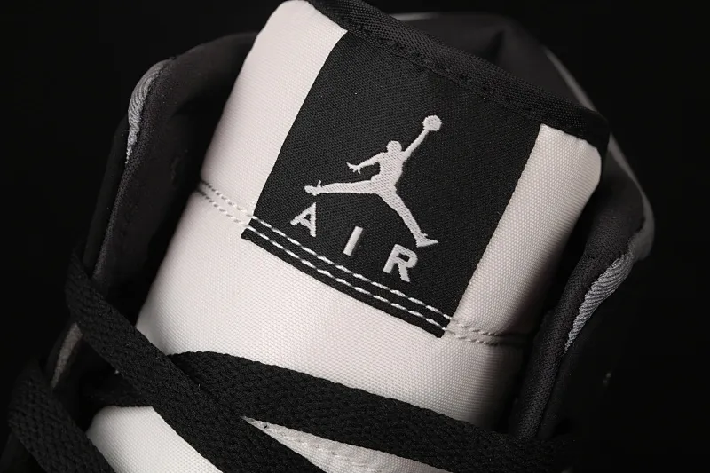 All Categories Air Jordan Jordan Series Basketball Shoes Air Jordan 1 Mid Air Jordan 1 Mid AJ1 Joe 1 Silk Earl Embroidery Thread Hook Mid-top Basketball Shoes 852542-011